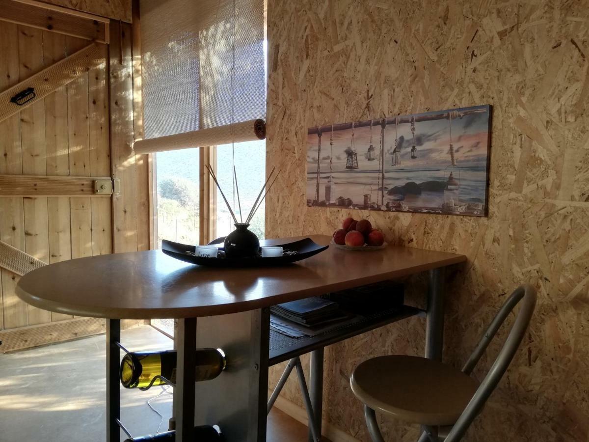 Wooden House At The Mountain-Private Guest House Paranimfoi Bagian luar foto